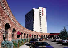 Capri Centre 220x156